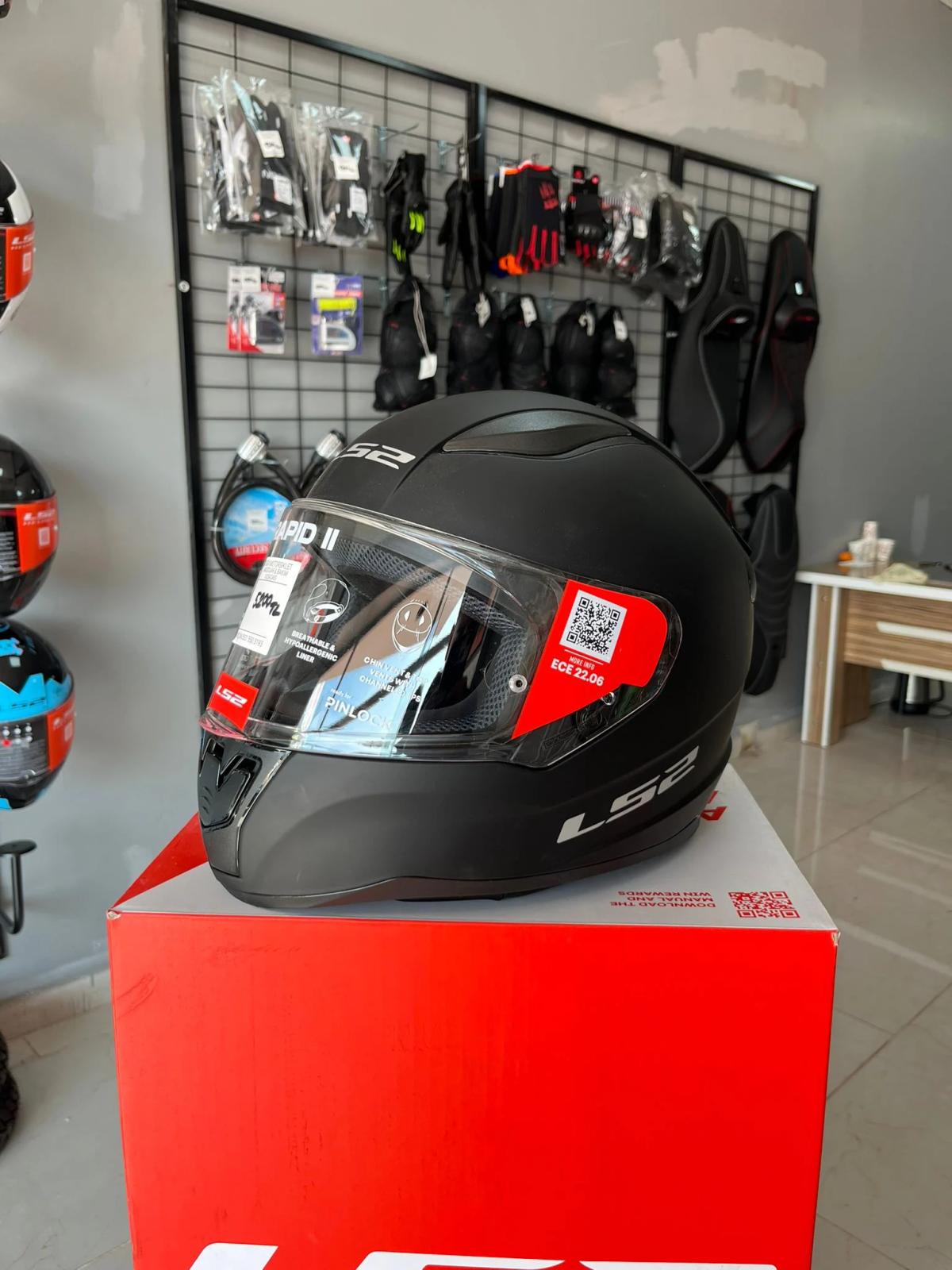 LS2 TAM KAPALI KASK MAT SİYAH